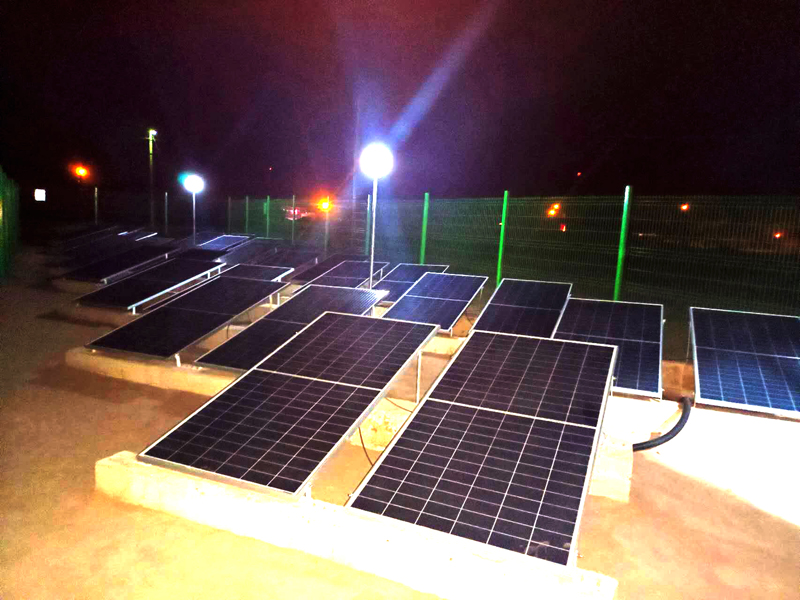 中國電建在安哥拉庫內內省Cuvelai市開展“百企千村”捐助活動 (2).jpg