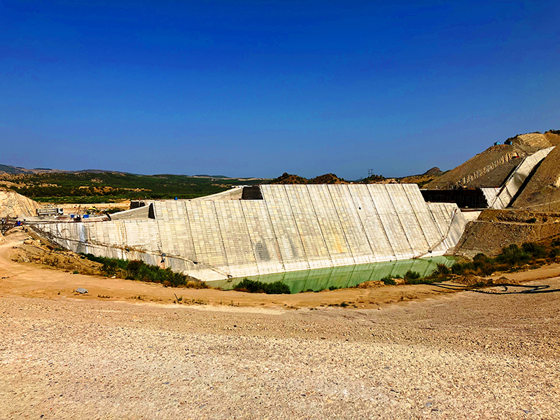 突尼斯梅萊格大壩工項(xiàng)目全景.jpg