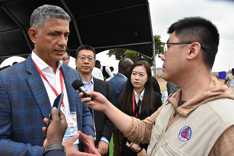 安能源水利部長接受新華社記者采訪.jpg